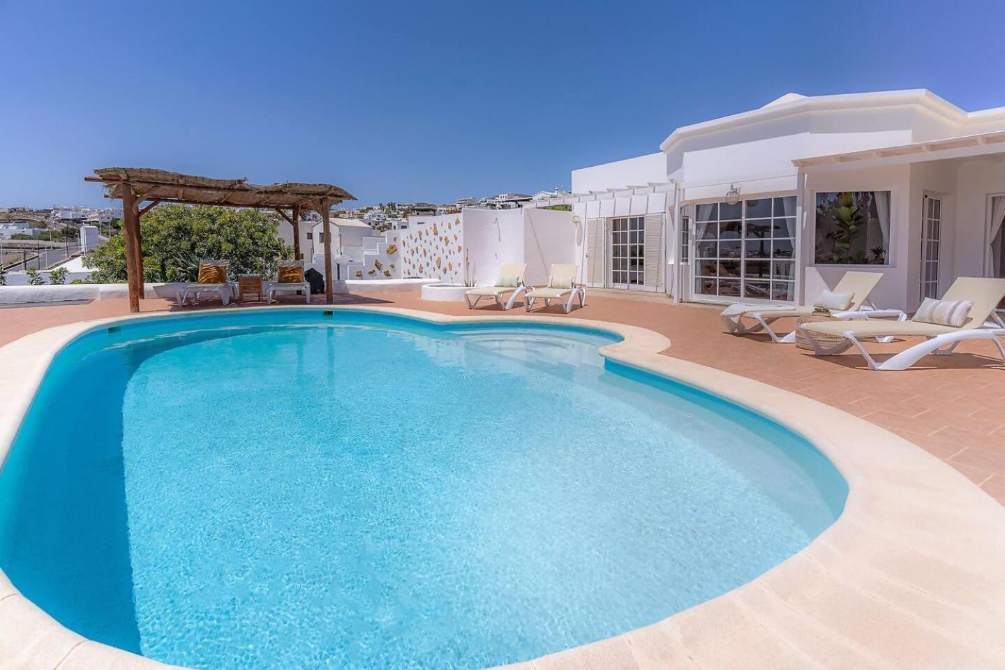 Amazing 3 Bedroom Ocean View With Pool Tías Εξωτερικό φωτογραφία